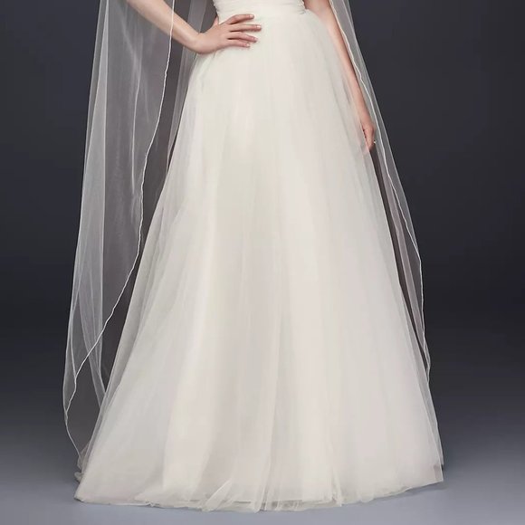 White Chapel Length Veil with Pencil Edge NWT - Picture 4 of 6